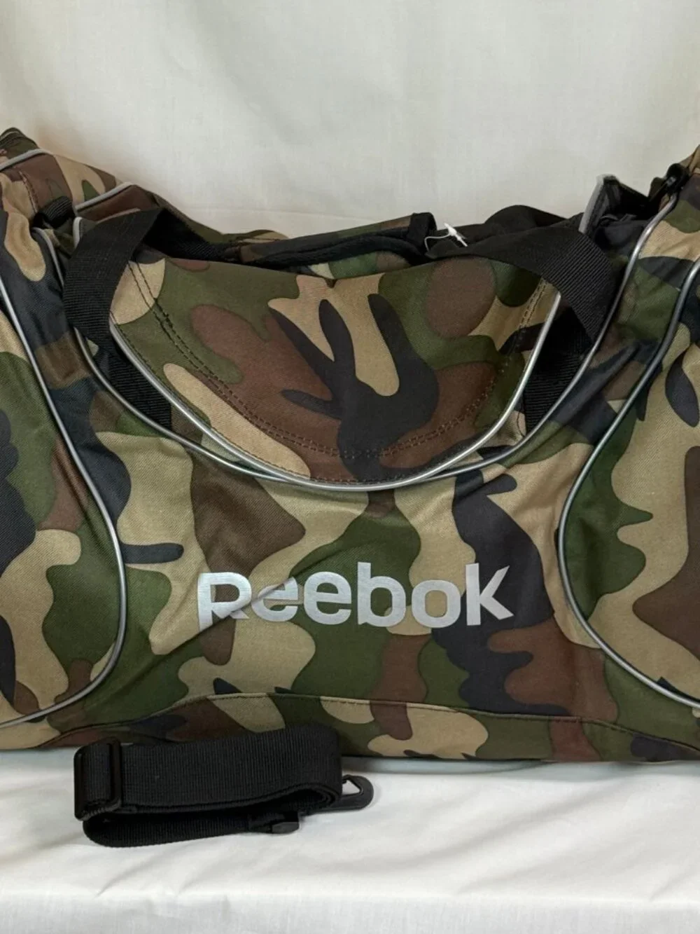 NWT Vintage Reebok Large Duffel Gym Carry On Weekender Travel Bag - Camouflage